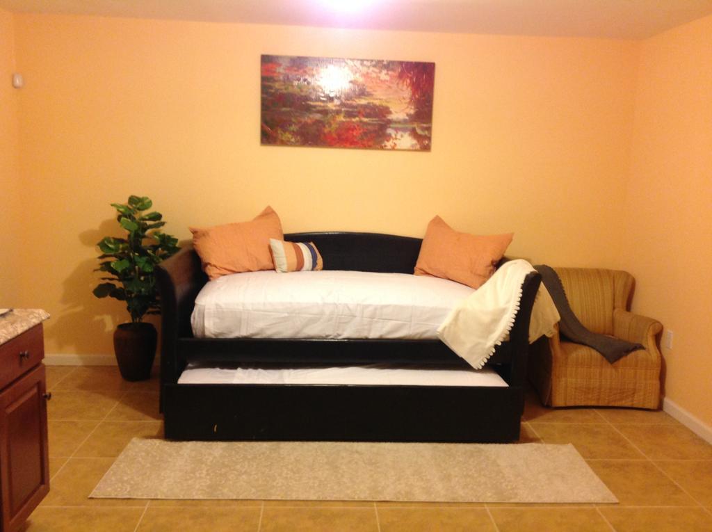 Mojoy Homesuites At Runyon นูวาร์ก ภายนอก รูปภาพ