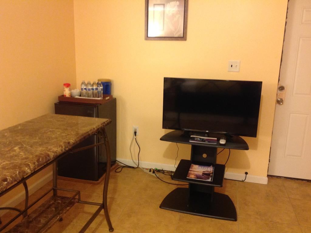 Mojoy Homesuites At Runyon นูวาร์ก ภายนอก รูปภาพ